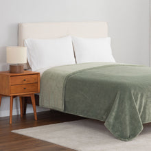 Berkshire Queen Plush Blanket 92