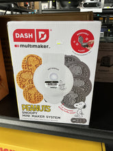 Peanuts x Dash Snoopy MultiMaker Mini Waffle Maker System 4 Plates