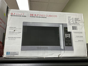 BLACK+DECKER 0.7 cu ft 700W Microwave Oven Black EM720CPN-P: Countertop, Small Dorm Microwave, Child Lock, 8 Programs