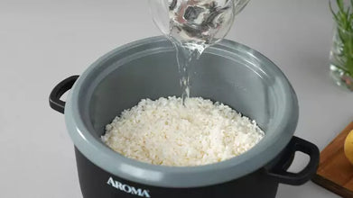 Aroma 6 Cup Rice Cooker with Outer Steam Tray Black