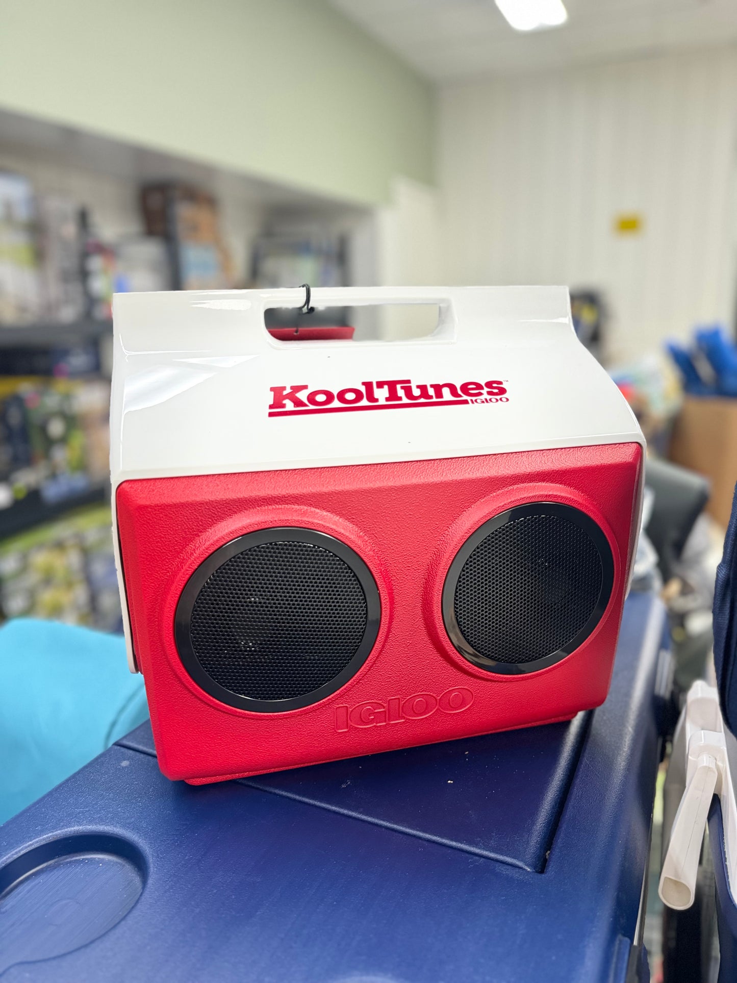 Igloo KoolTunes Bluetooth Speaker Cooler- Retail $100